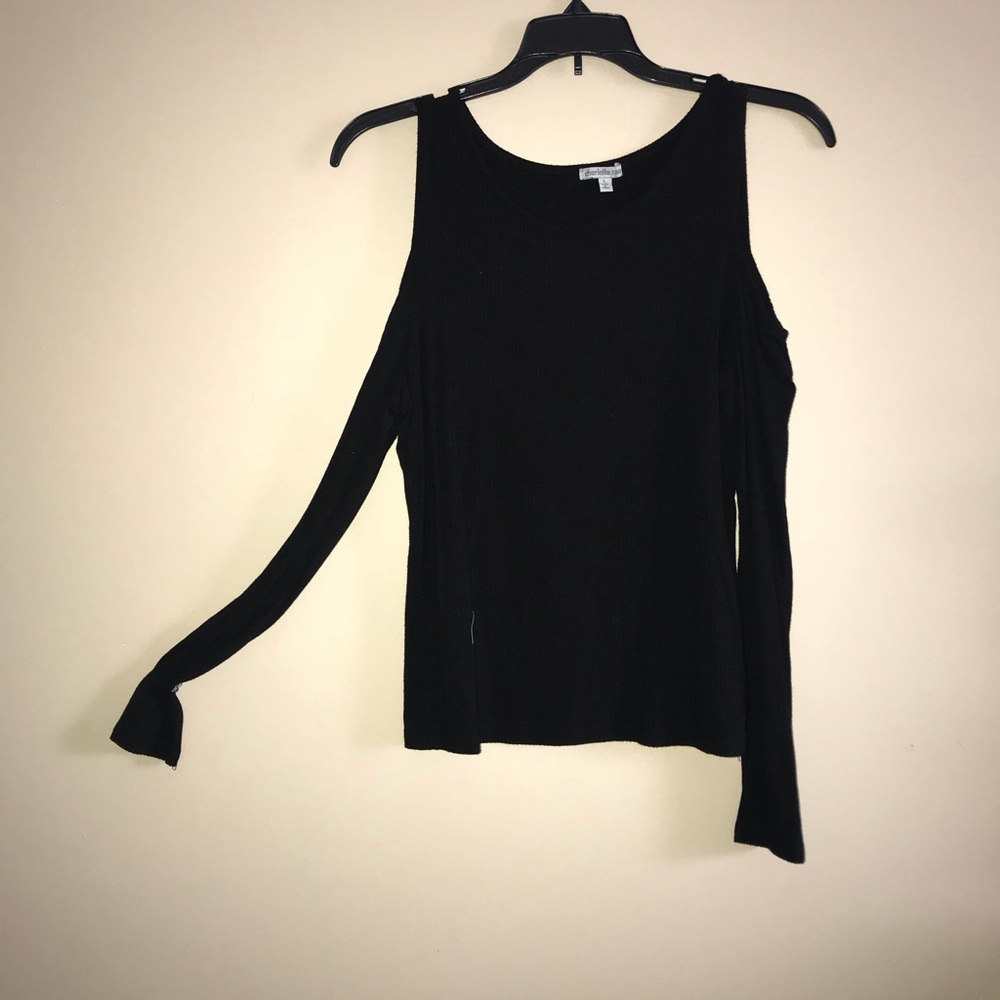 Cold shoulder top